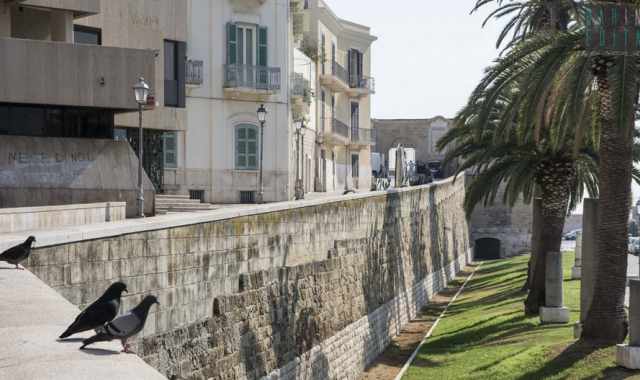Tra panorami, folklore e storia, la pi bella passeggiata di Bari: quella sulla Muraglia